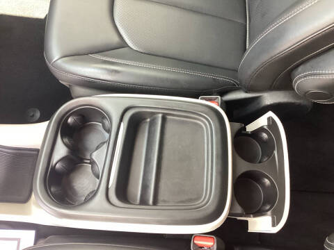 2020 Chrysler Voyager LXi