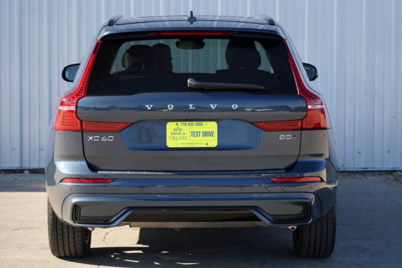 2024 Volvo XC60 B5 Plus Dark Theme