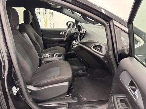 2022 Chrysler Pacifica Touring