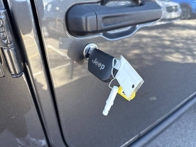 2024 Jeep Gladiator Sport