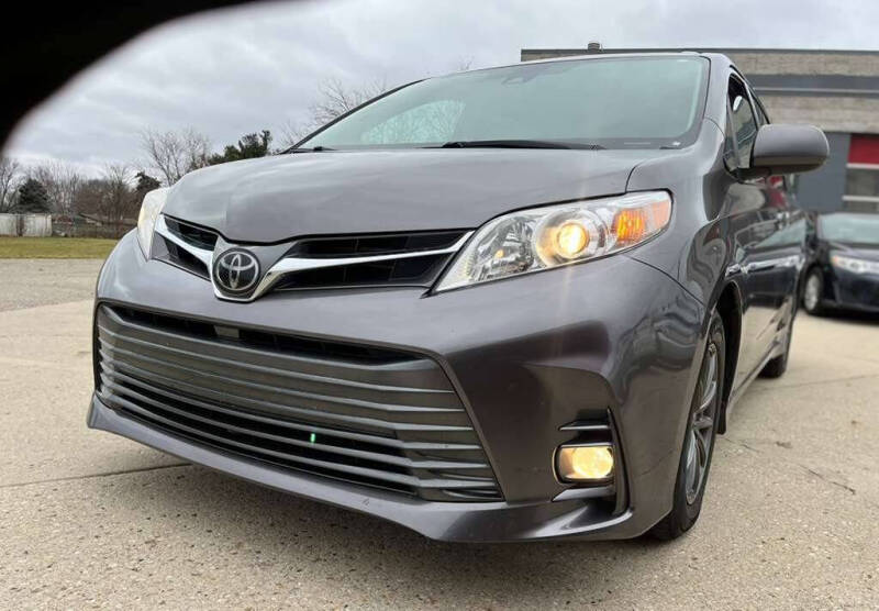 2019 Toyota Sienna XLE 8-Passenger