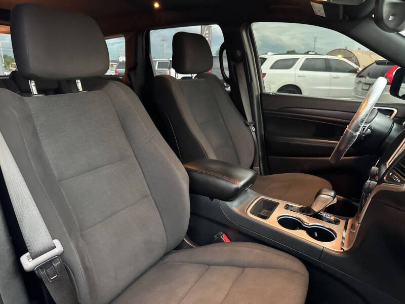 2017 Jeep Grand Cherokee Laredo