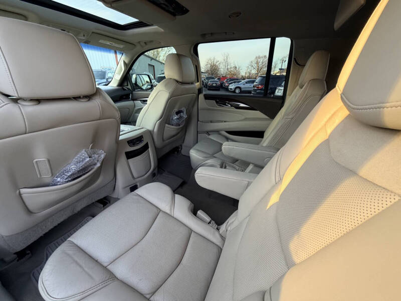 2017 Cadillac Escalade ESV Premium Luxury