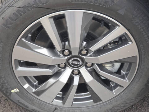 2025 Nissan Pathfinder SL