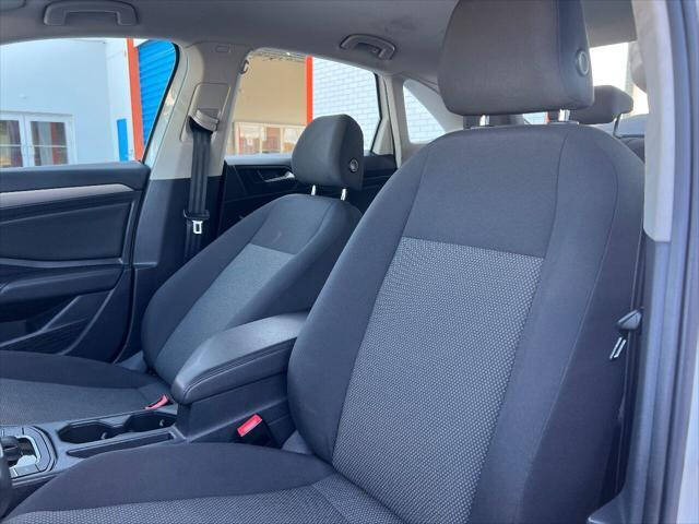 2020 Volkswagen Jetta Sedan - $17,997