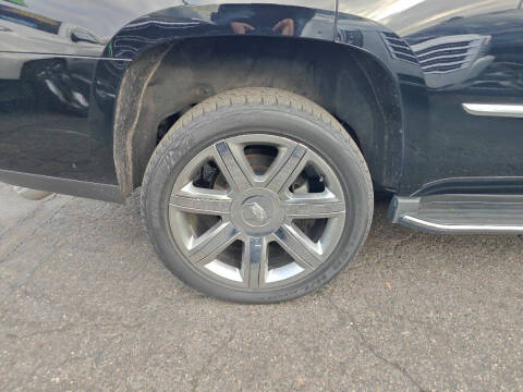 2016 Cadillac Escalade Luxury Collection