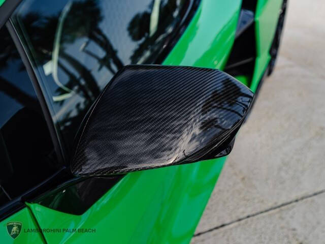 2024 Lamborghini Revuelto