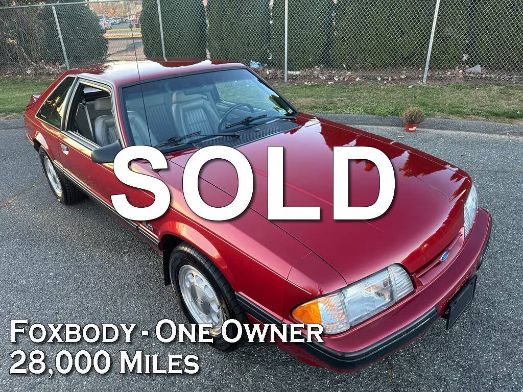 1990 Ford Mustang 2
