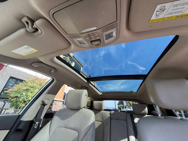 2017 Hyundai Santa Fe SE Ultimate