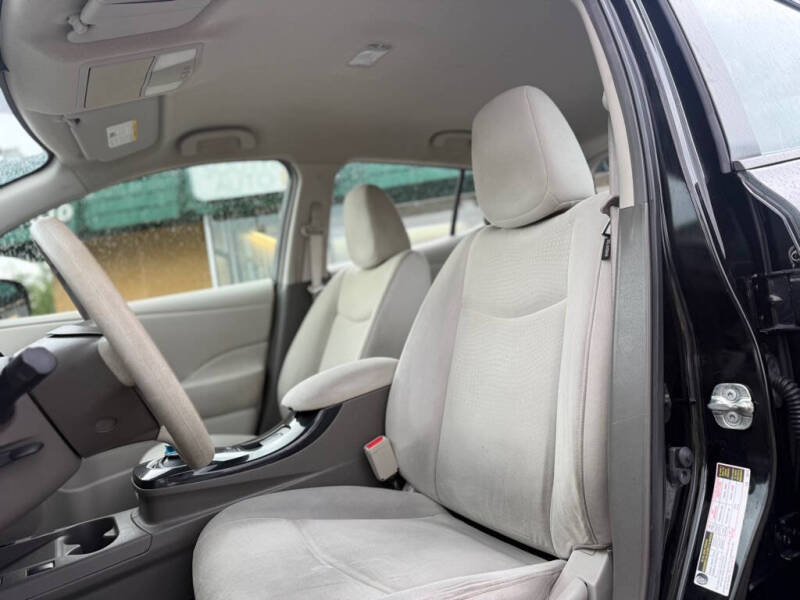 2011 Nissan LEAF SL