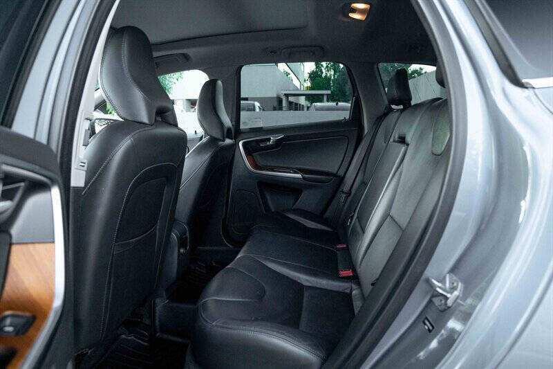 2017 Volvo XC60 T5 Inscription