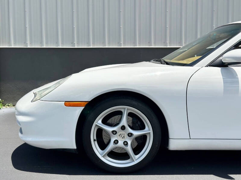 2004 Porsche 911 Carrera