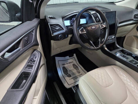 2023 Ford Edge Titanium