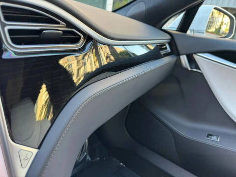 2017 Tesla Model S 75D