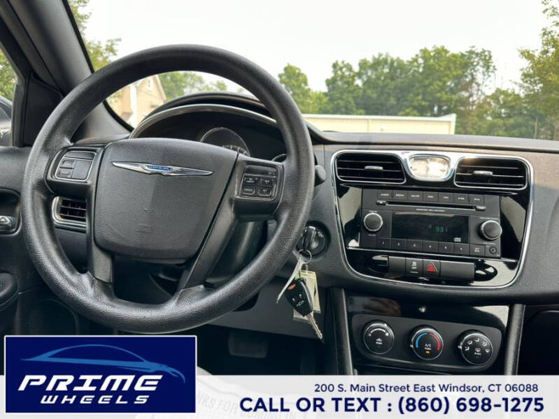 2013 Chrysler 200 LX