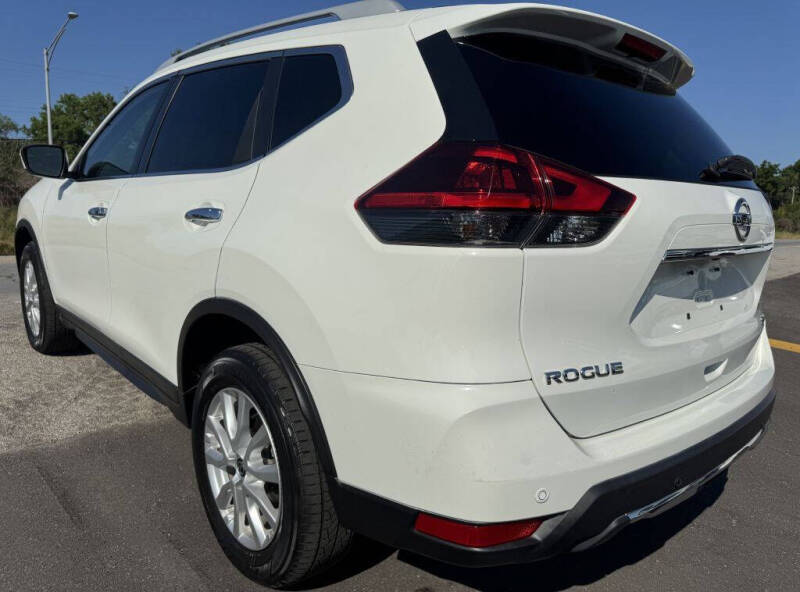 2020 Nissan Rogue SV