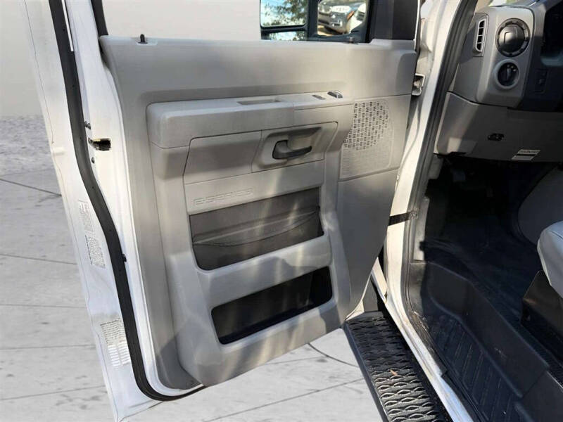 2017 Ford E-Series E-450 SD