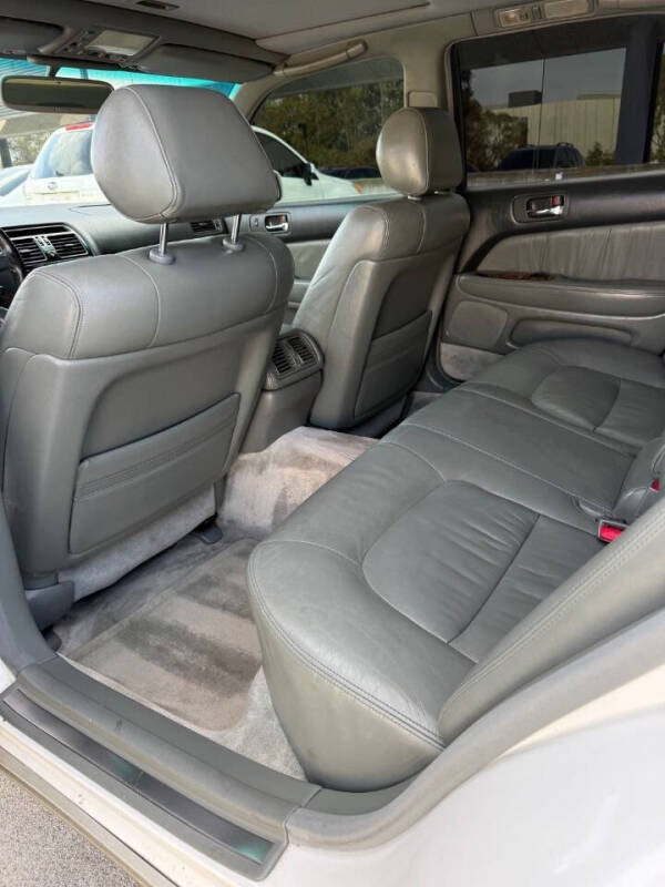 1997 Lexus LS 400 Coach