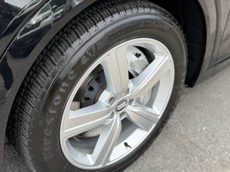 2019 Audi e-tron quattro Premium Plus