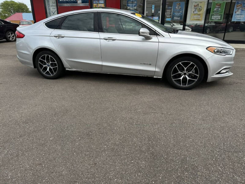 2017 Ford Fusion Hybrid Titanium photo 7