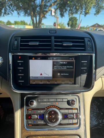 2018 Lincoln Continental Select