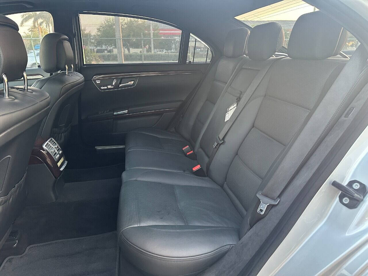 2007 Mercedes-Benz S-Class Sedan - $27,900