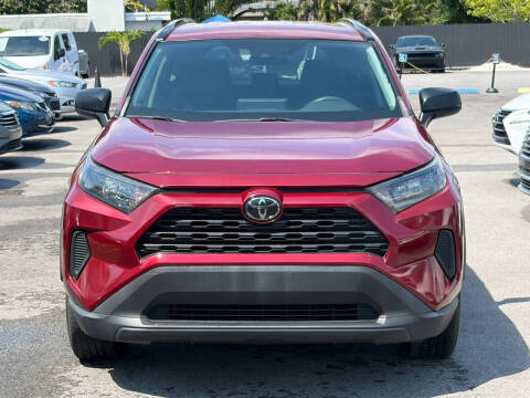 2020 Toyota RAV4 LE