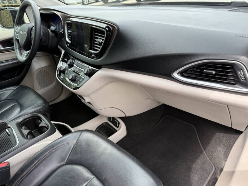 2018 Chrysler Pacifica Touring L Plus
