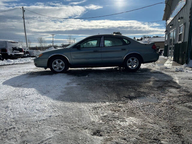 2005 Ford Taurus for sale at Upstate Auto Gallery in Westmoreland, NY