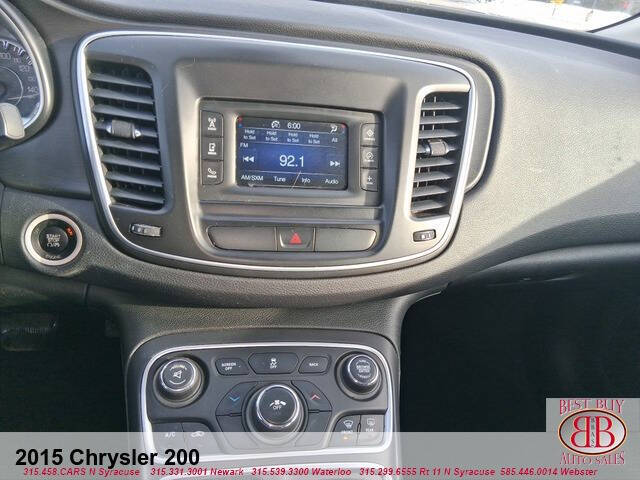 2015 Chrysler 200 Limited