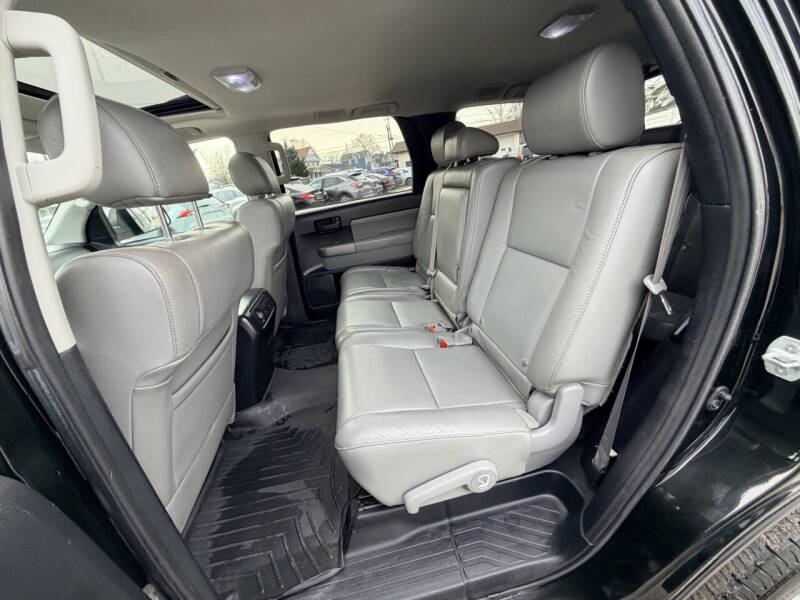 2013 Toyota Sequoia SR5