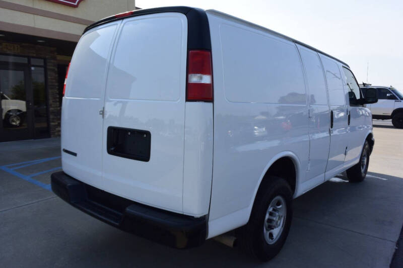 2022 Chevrolet Express 2500
