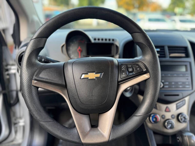 2013 Chevrolet Sonic LS Auto