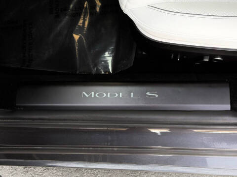 2022 Tesla Model S Plaid
