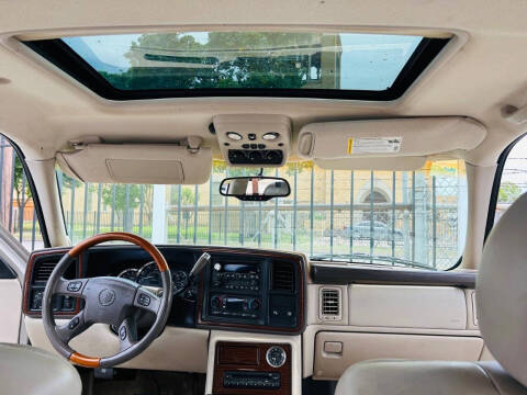 2003 Cadillac Escalade
