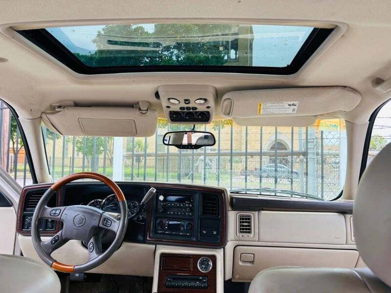 2003 Cadillac Escalade