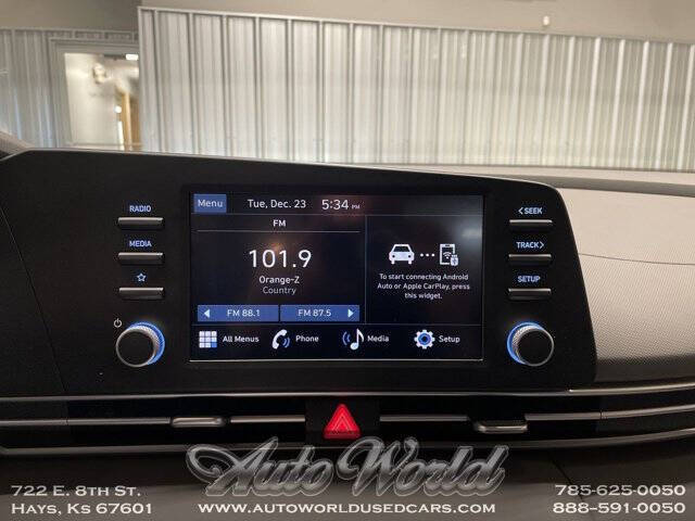 2025 Hyundai Elantra SE