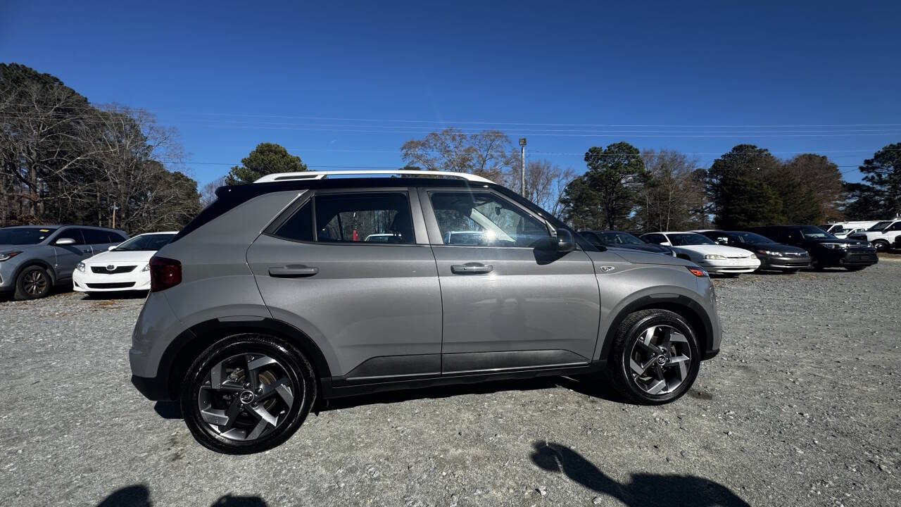 Gray 2023 Hyundai VENUE Limited Limited 4dr Crossover 2