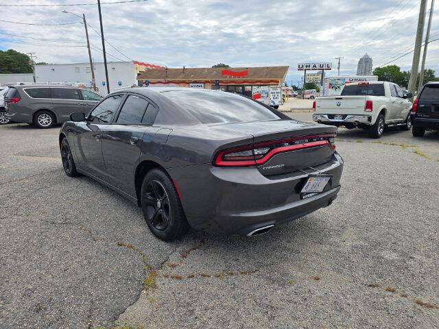 2016 Dodge Charger SE