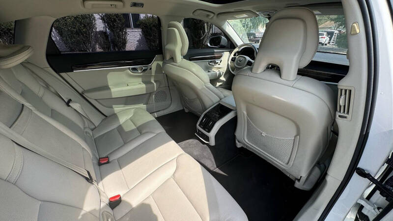 2018 Volvo S90 T5 Momentum