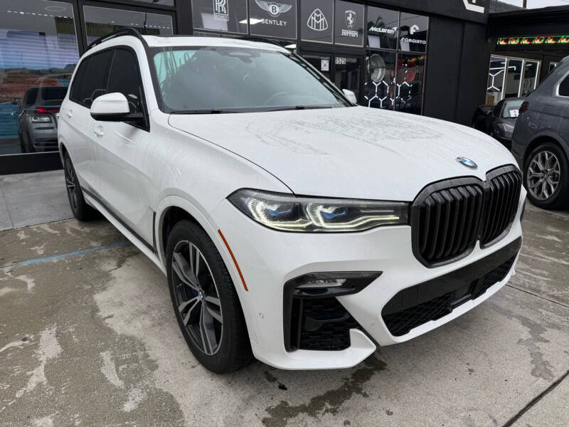 BMW X7's photo