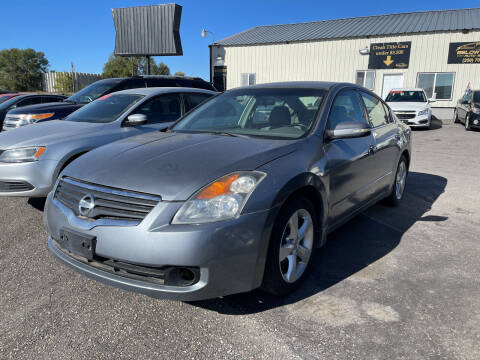 2008 Nissan Altima for sale at BELOW BOOK AUTO SALES in Idaho Falls ID