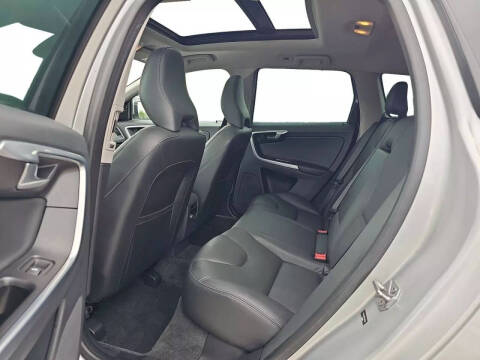 2015 Volvo XC60 T6 Drive-E Platinum