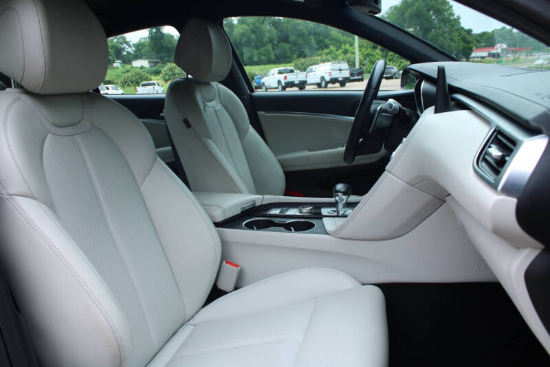 2025 Genesis G70
