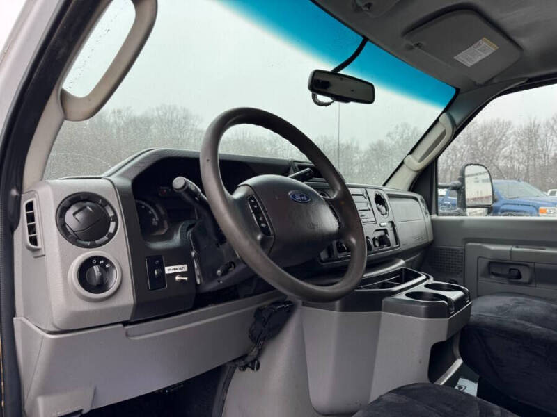 2018 Ford E-Series E-450 SD