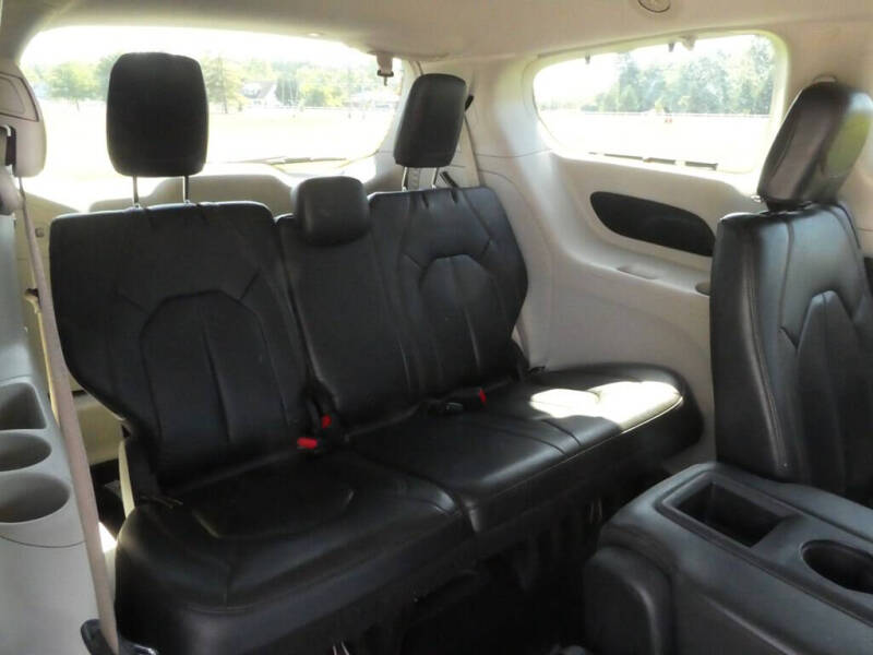 2017 Chrysler Pacifica Touring-L