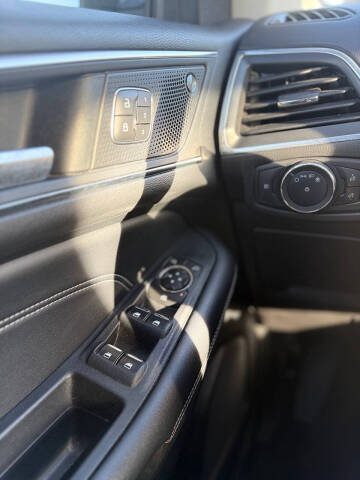 2022 Ford Edge Titanium