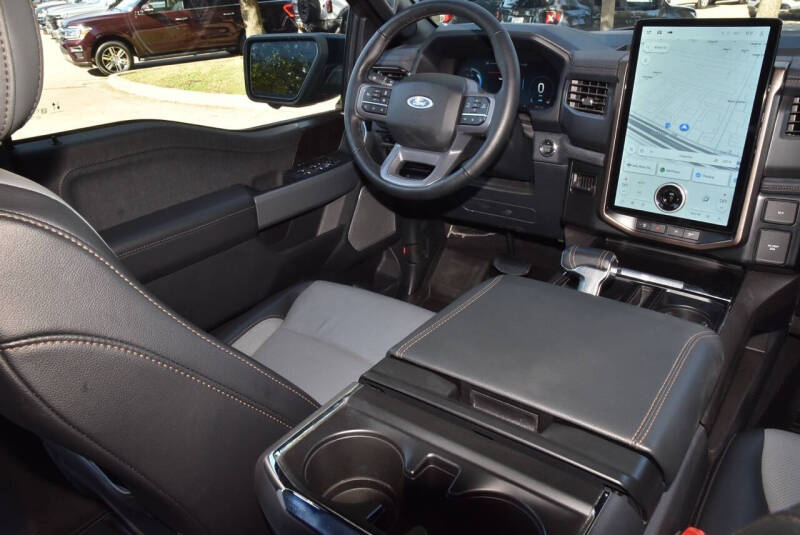 2023 Ford F-150 Lightning Lariat