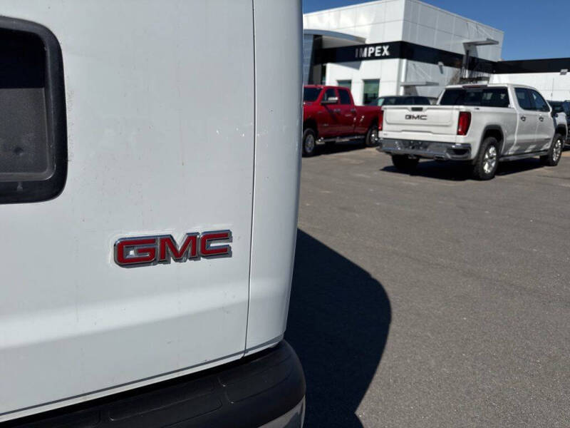 2023 GMC Savana 2500