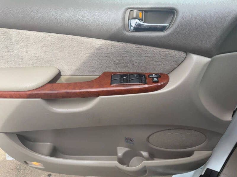 2004 Toyota Sienna XLE Limited 7 Passenger